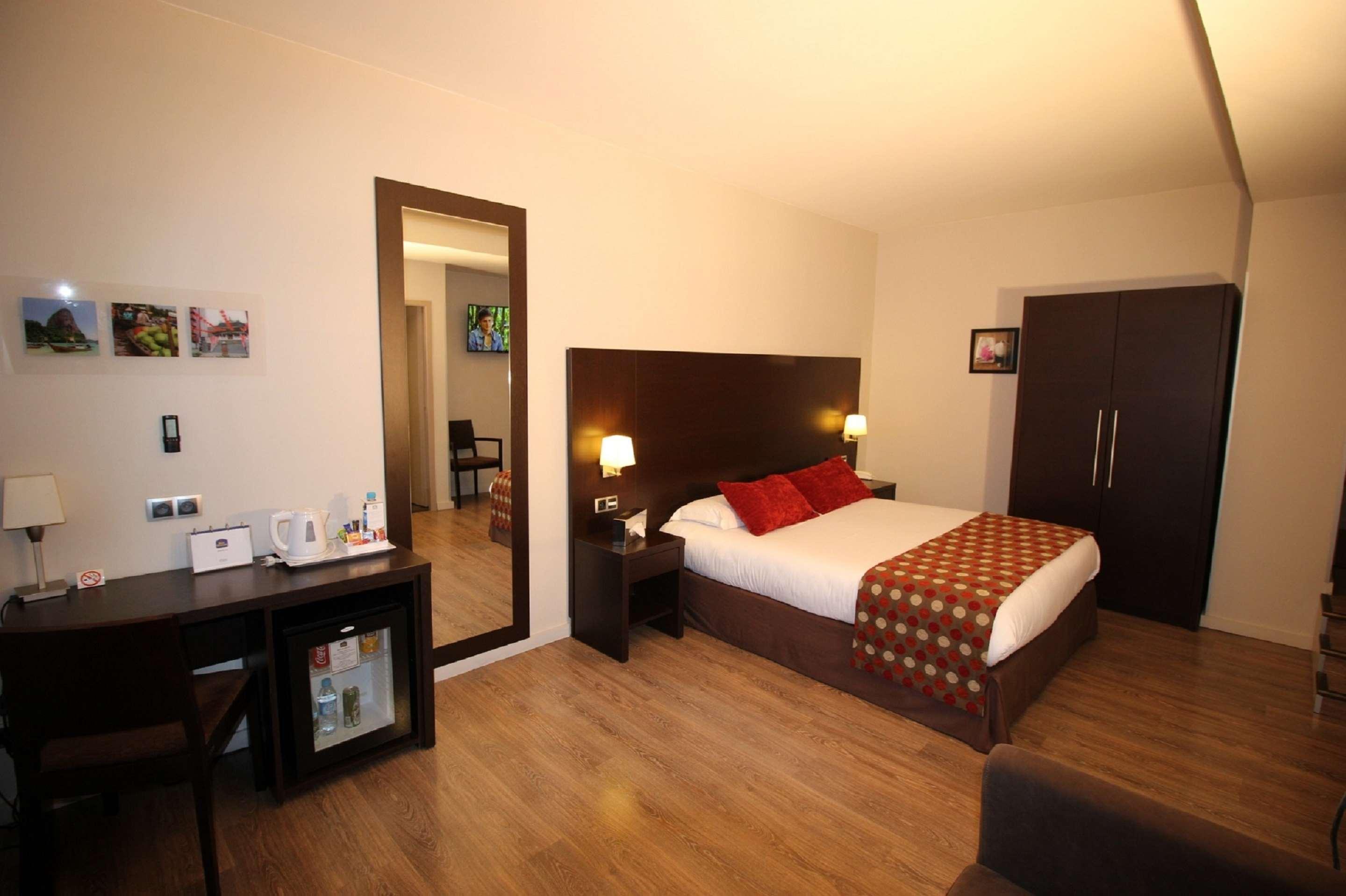 Best Western Hotel Des Barolles - Lyon Sud Brignais Exterior photo